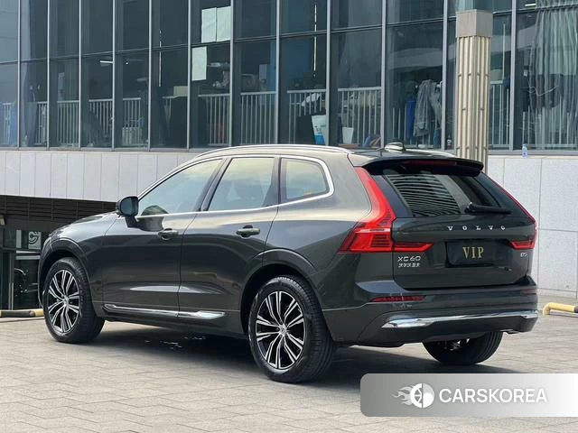 Volvo XC60 2021 Темно-серый из Китая, фото 4