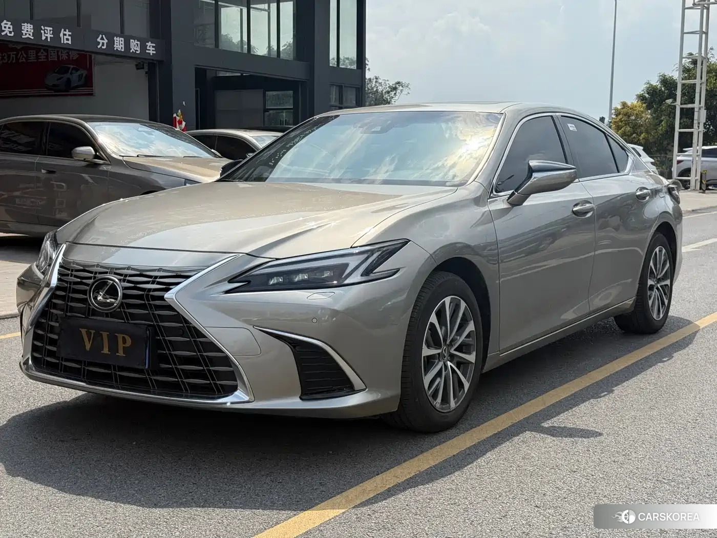 Lexus ES 2025 Champagne/brown из Китая, фото 3