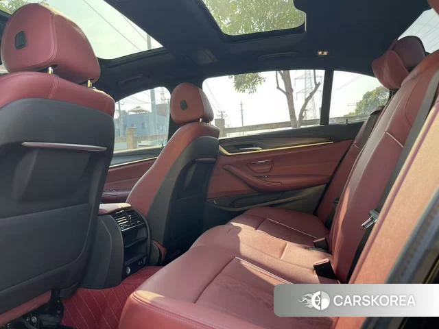 BMW 5 series 2023 Черный из Китая, фото 3