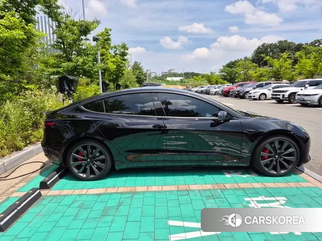 Tesla Model 3 id 3071410 из Кореи 9