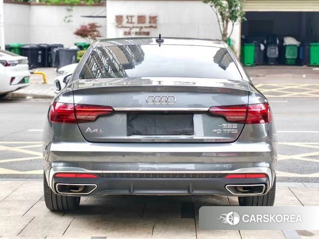Audi A4L 2021 Серебристо-серый из Китая, фото 3