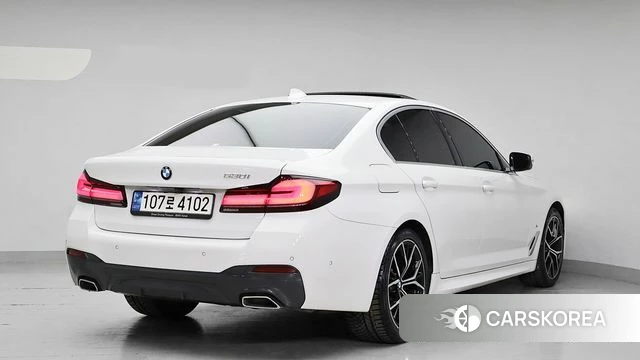 BMW 5 Series (G30) id 3923554 из Кореи 13