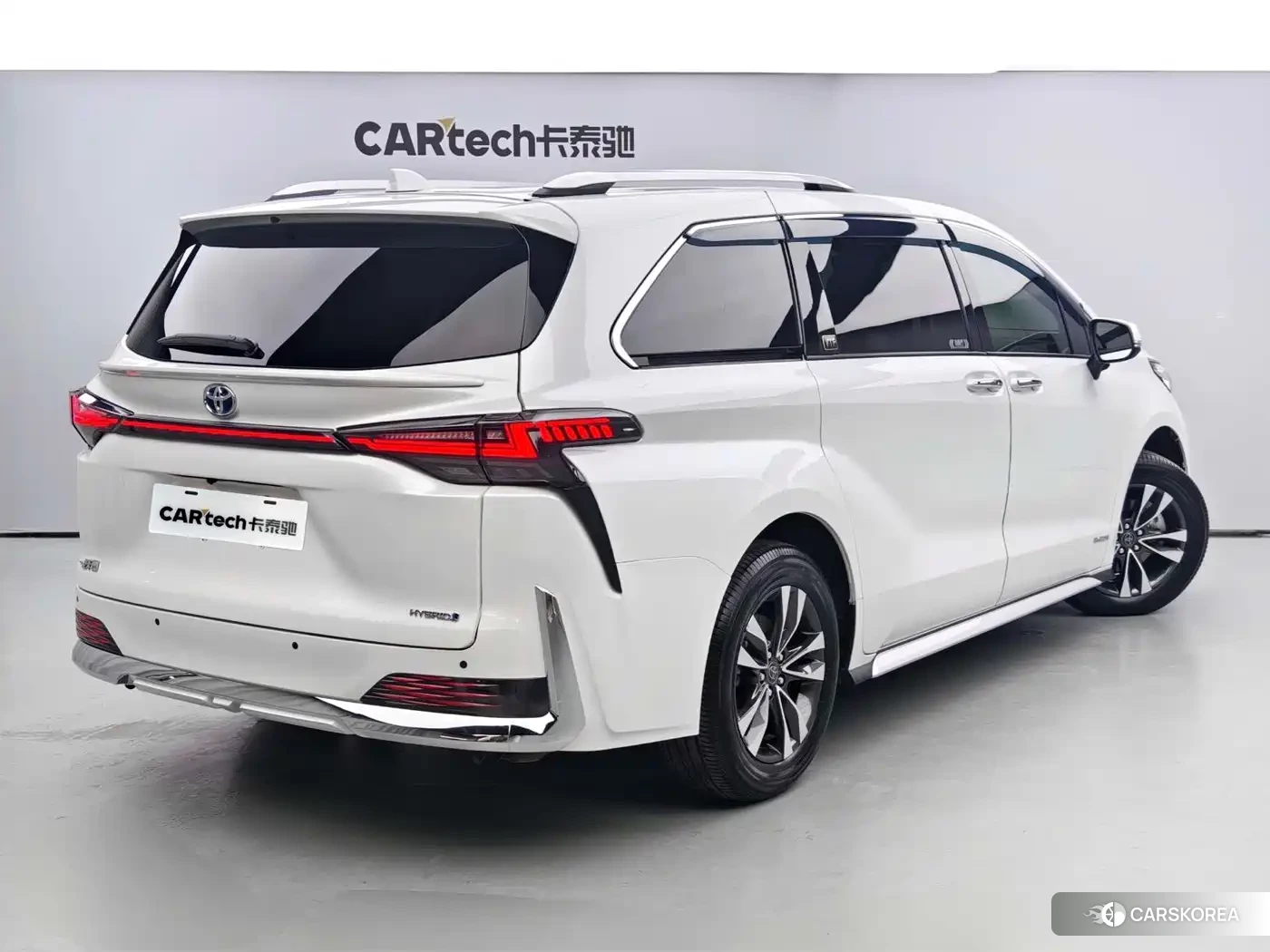 Toyota Sienna 2024 Белый из Китая, фото 3