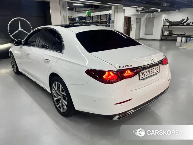 Mercedes-Benz E-Class W214 2024 Белый из Кореи, фото 3