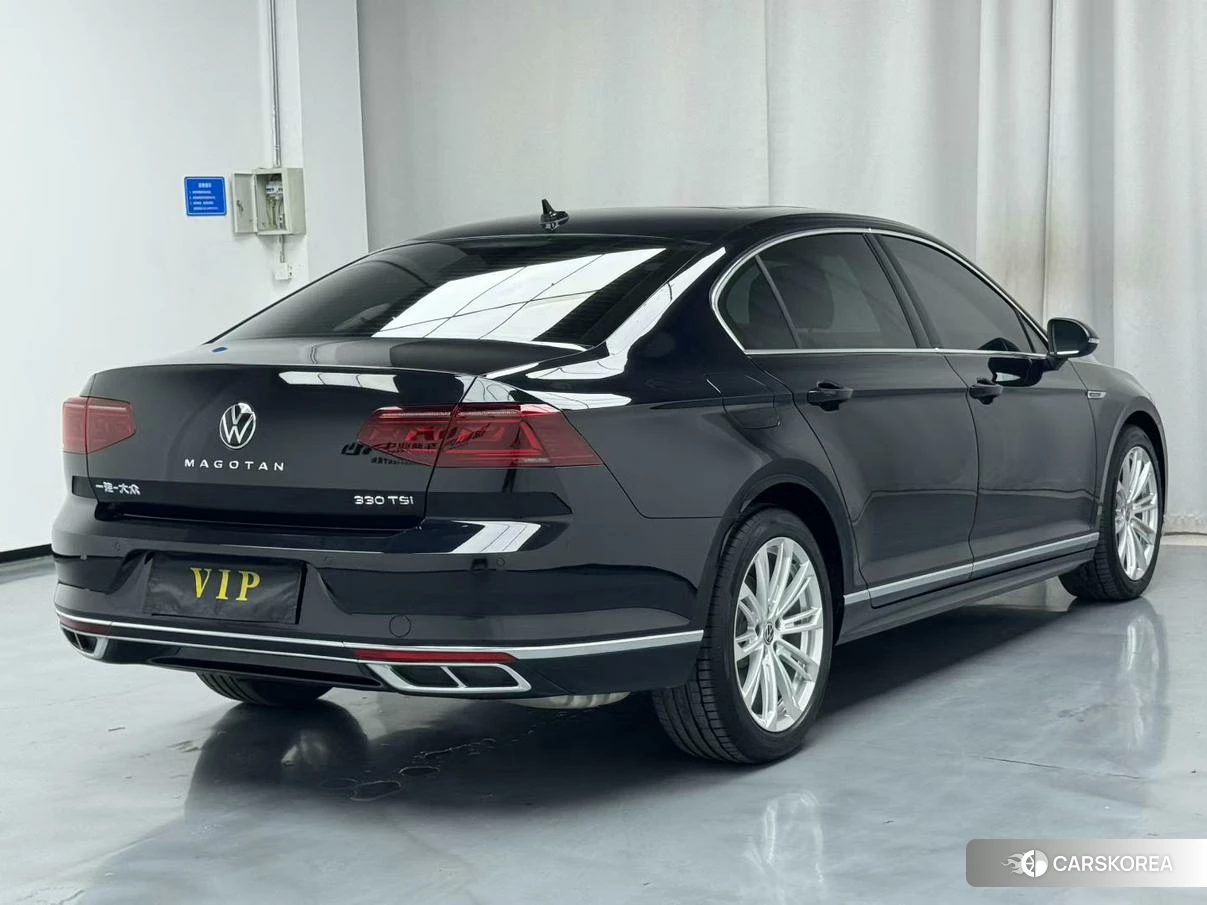 Volkswagen Magotan 2024 Черный из Китая, фото 3