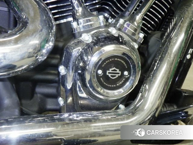 Engine photo