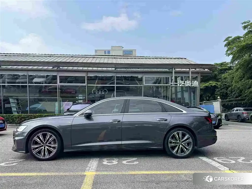Audi A6L 2022 Silver/gray из Китая, фото 4