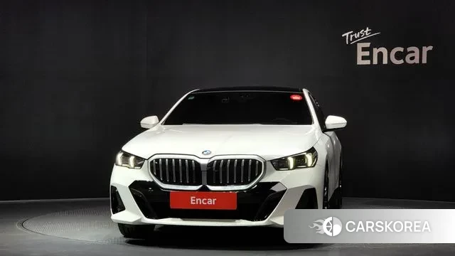 BMW 5 Series (G60) id 3431669 из Кореи 13