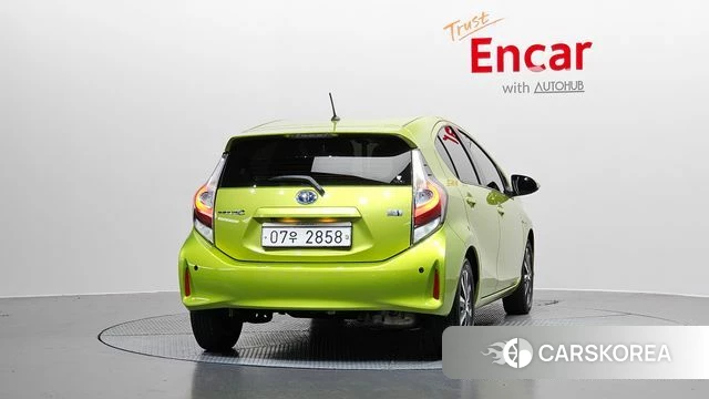 Toyota Prius C id 4633184 из Кореи 23