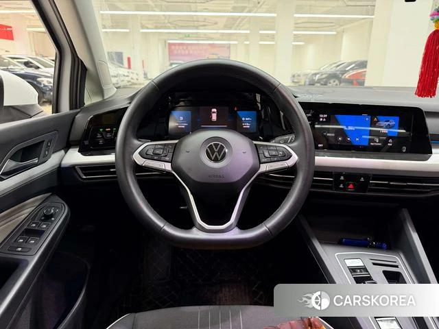 Volkswagen Golf 2023 Белый из Китая, фото 3