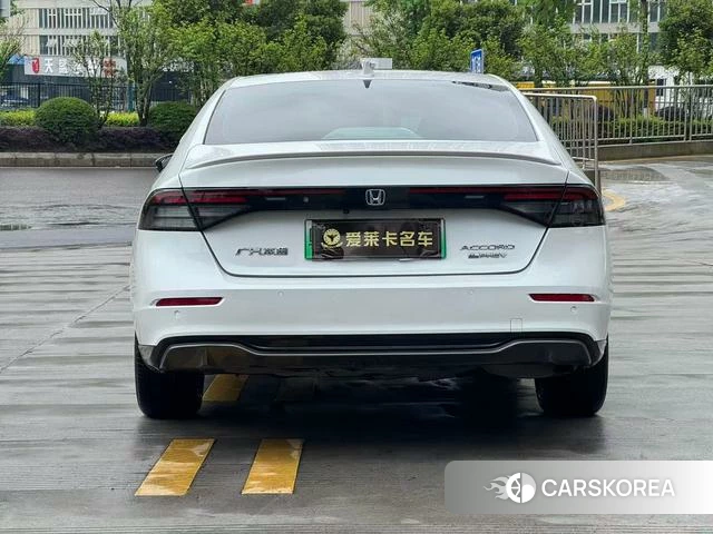 Honda Accord PHEV 2024 Белый из Китая, фото 5