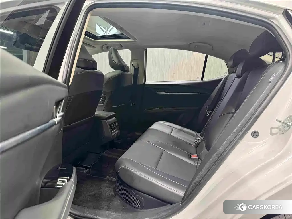 Toyota Camry id 4655076 из Китая 12