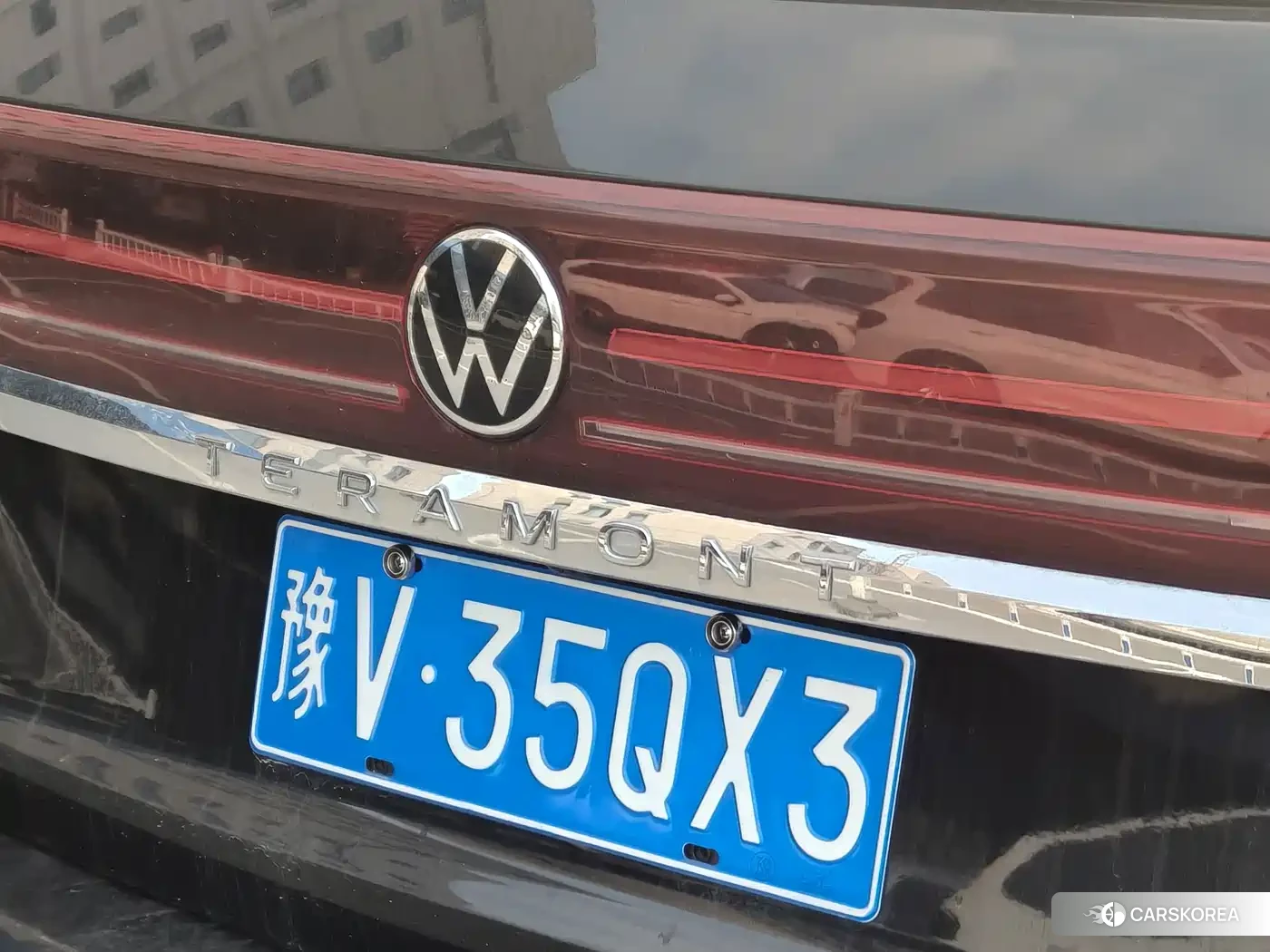 Volkswagen Touareg 2024 Черный из Китая, фото 3