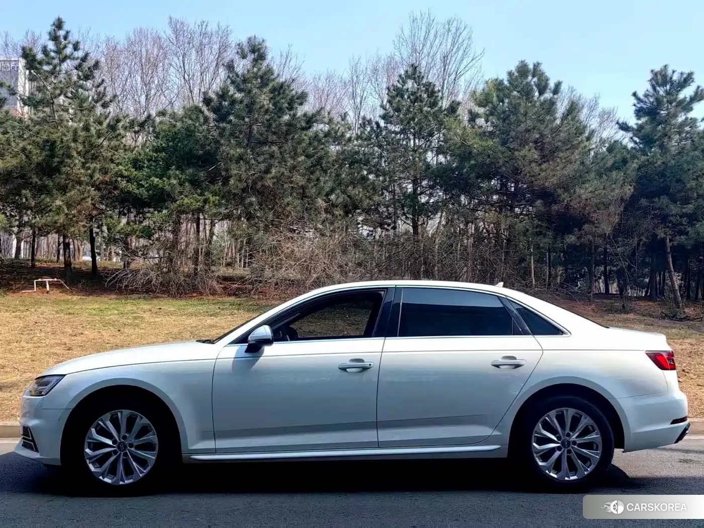 Audi A4L 2019 Белый из Китая, фото 3