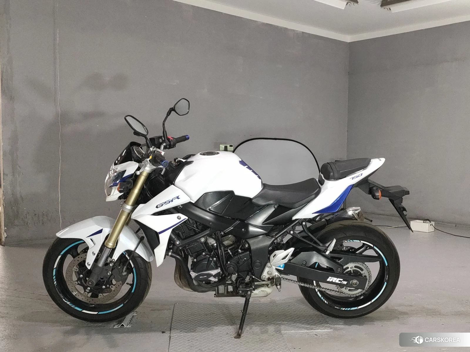 Проданный Suzuki GSR750 id 4206020 из Японии