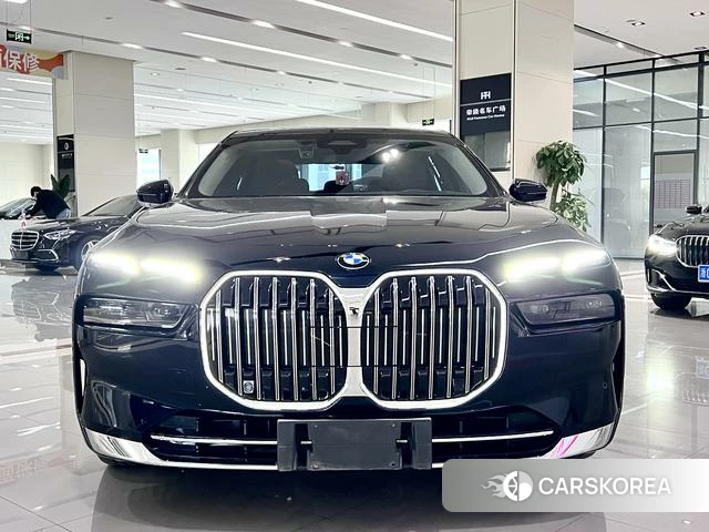 BMW 7 series 2024 Черный из Китая, фото 3