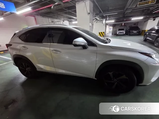 Lexus NX300h id 3636402 из Кореи 11