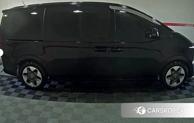 Hyundai Staria 2022 Черный из Кореи, фото 3