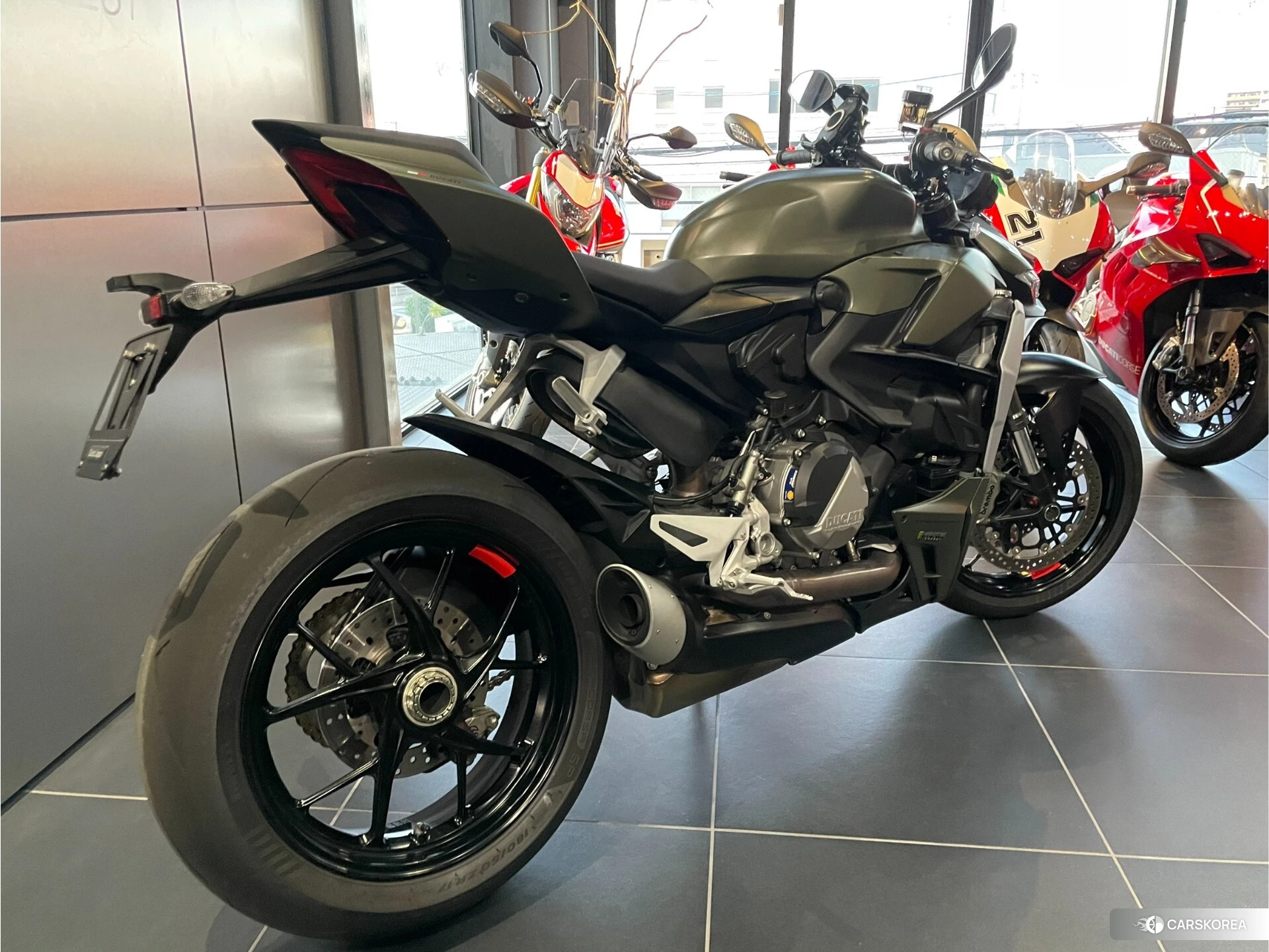 Ducati STREETFIGHTER V2 2024 из Японии, фото 4