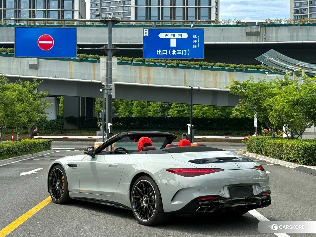 Mercedes-Benz AMG SL 2023 Темно-серый из Китая, фото 3