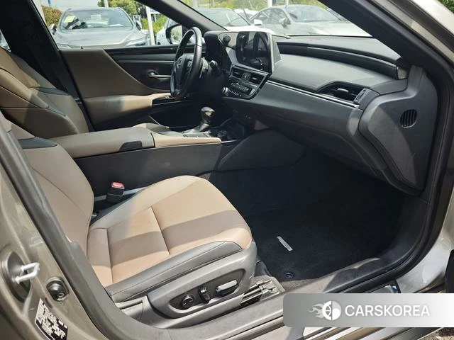Lexus ES id 4259799 из Китая 9