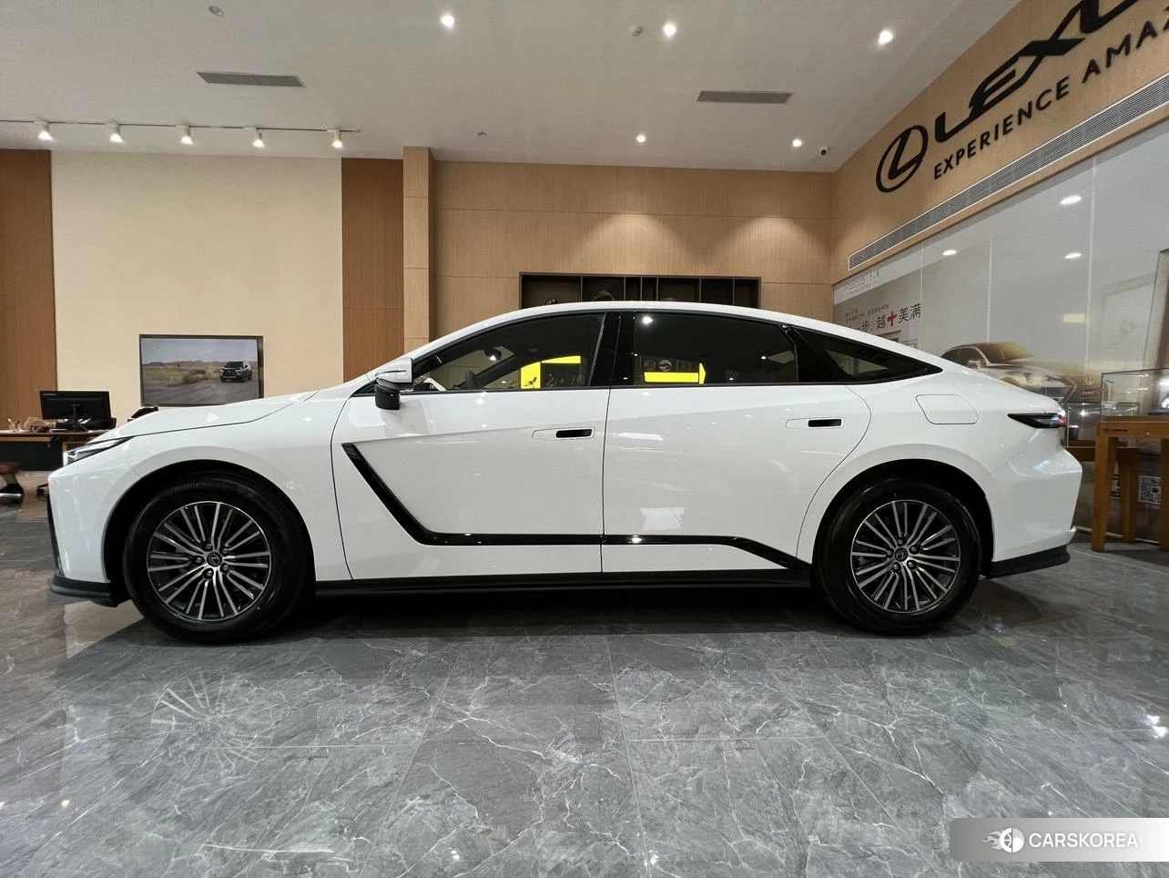 Lexus ES id 4440460 из Китая 7