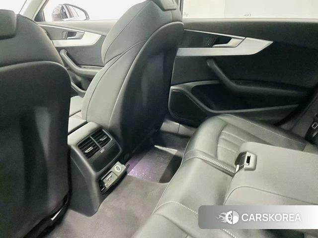 Audi A4L id 4258877 из Китая 10