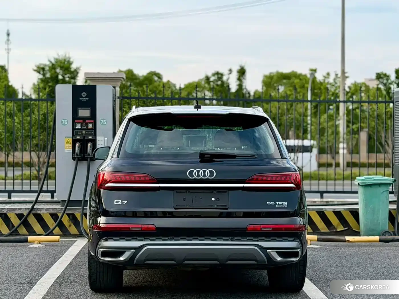 Audi Q7 2021 Черный из Китая, фото 3