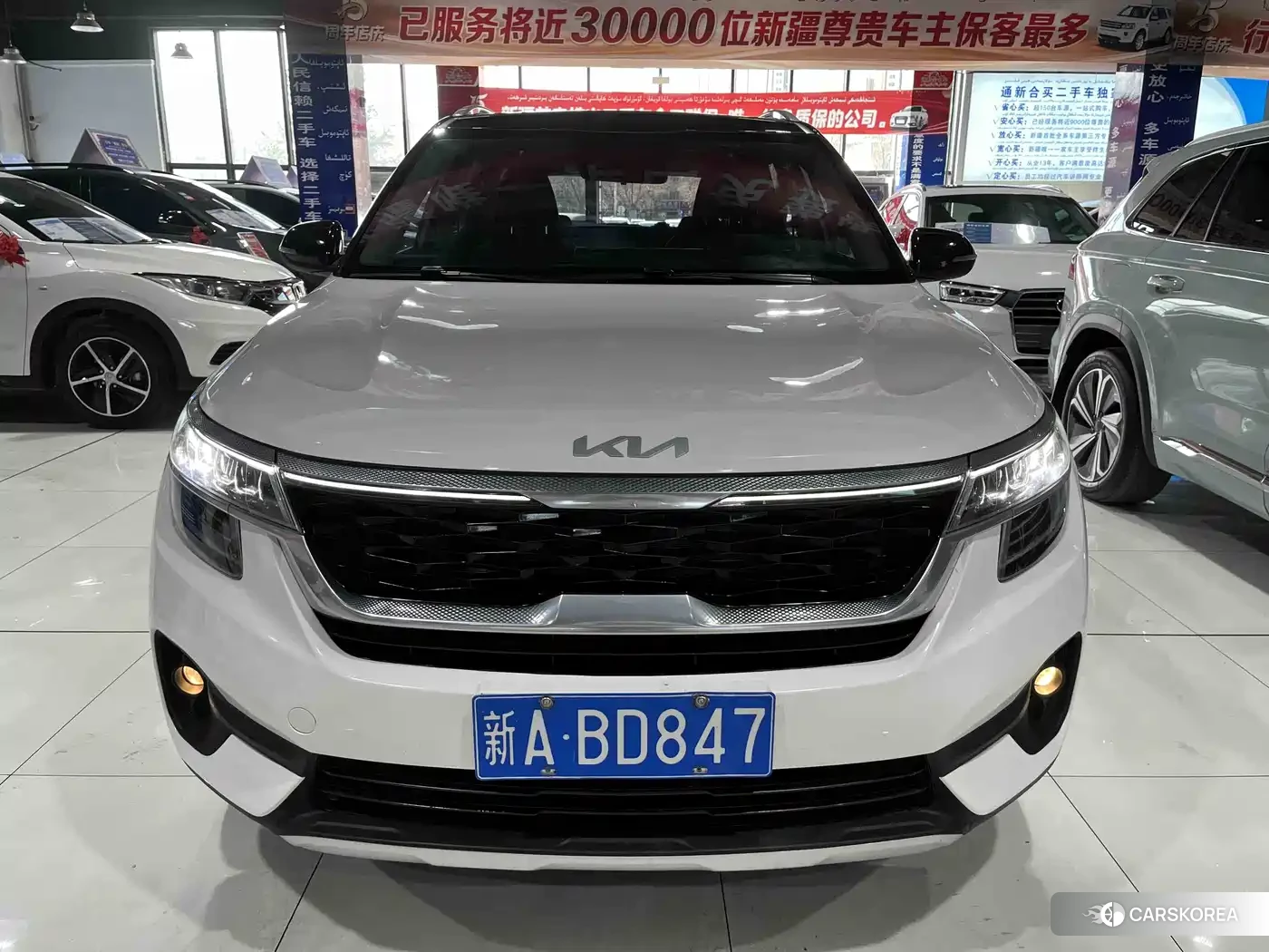 Kia KX3 2022 Белый из Китая, фото 3
