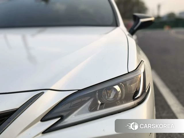 Lexus ES id 4261570 из Китая 12