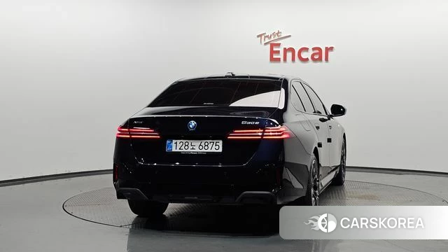 BMW 5 Series (G60) id 4421447 из Кореи 23