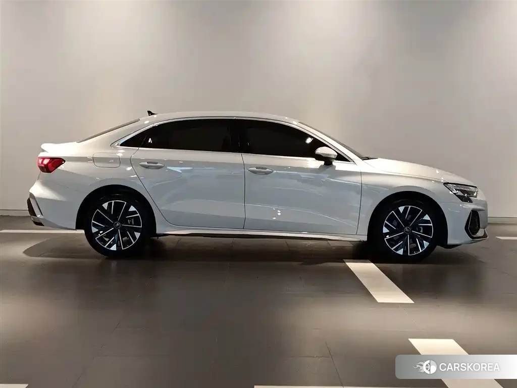 Audi A3 2025 Белый из Китая, фото 3