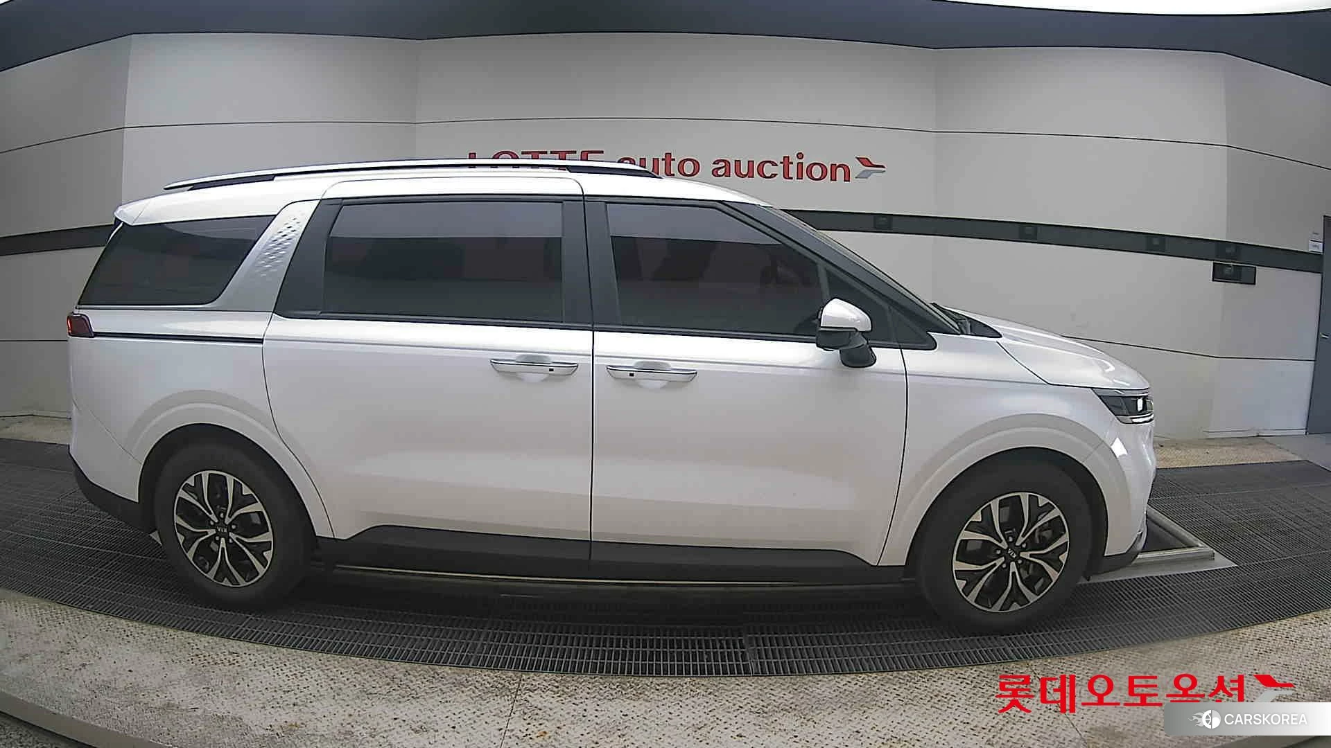 Kia Carnival id 4296903 из Кореи 23