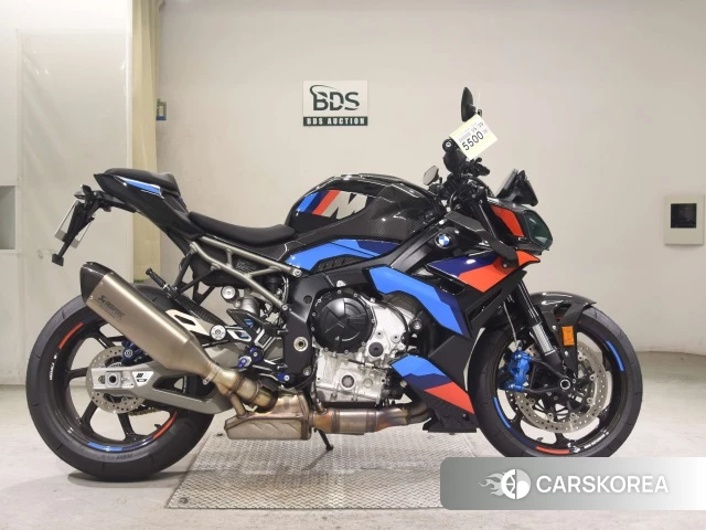 BMW M1000R 2025 из Японии