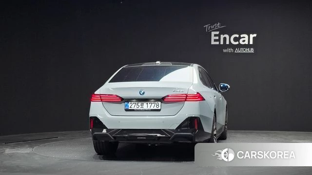 BMW 5 Series (G60) id 4532956 из Кореи 23
