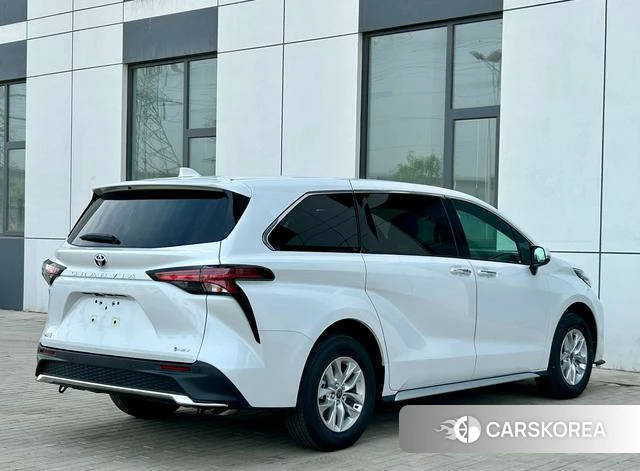 Toyota Grevia 2026 Белый из Китая, фото 3