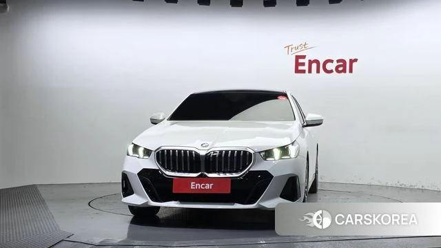 BMW 5 Series (G60) id 4940808 из Кореи 13