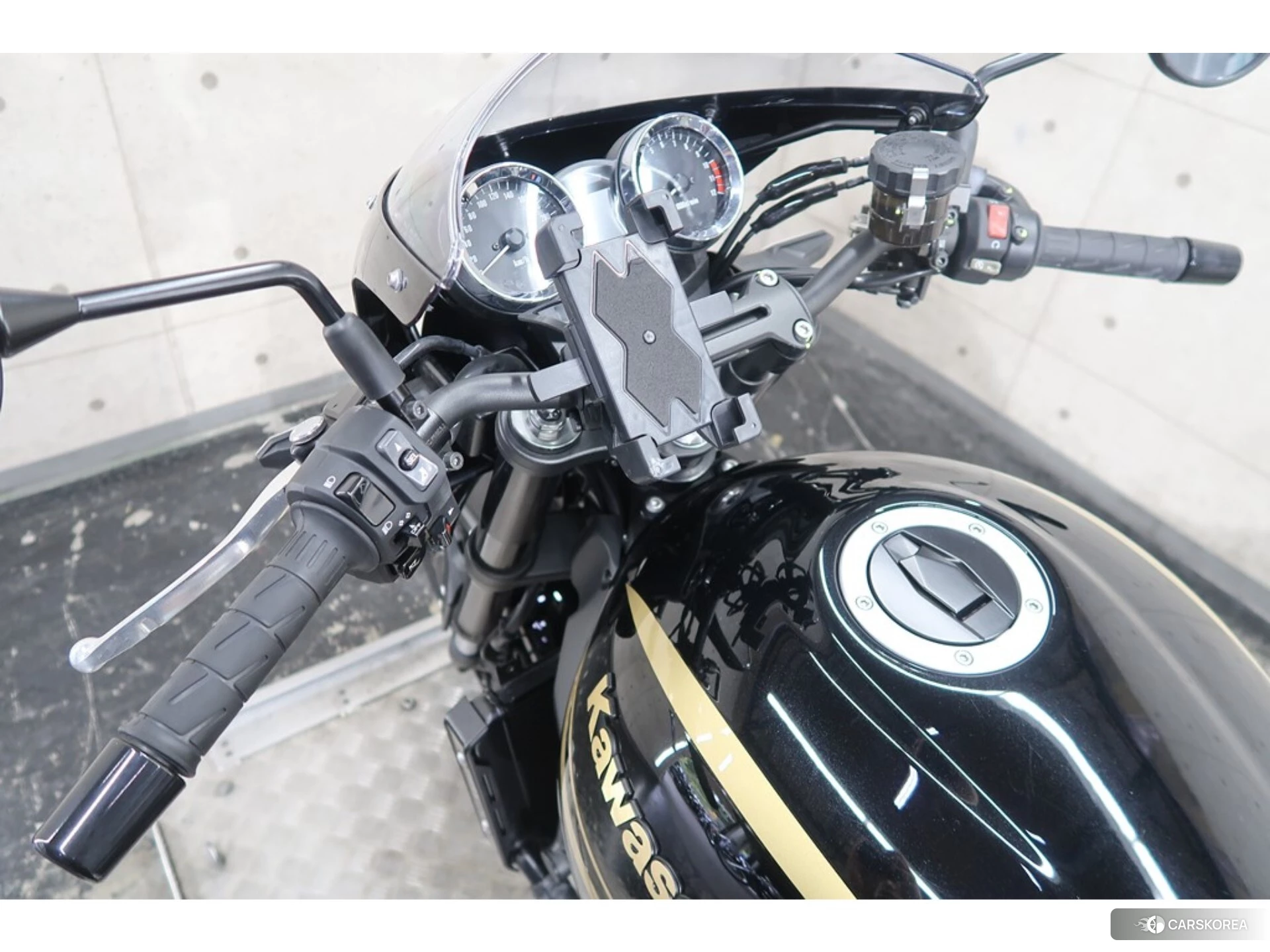 Kawasaki Z900RS CAFE id 3950321 из Японии 23