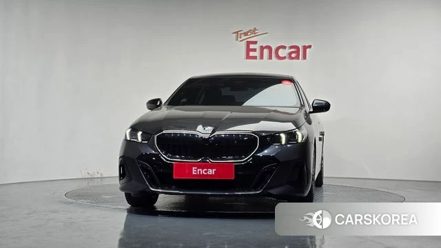 BMW 5 Series (G60) id 4222566 из Кореи 23