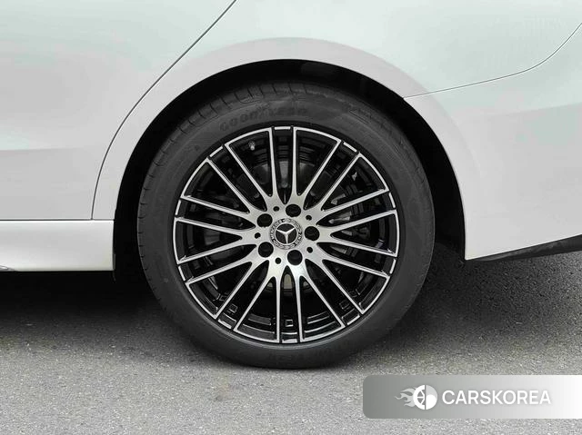 Mercedes-Benz Class C id 4380544 из Китая 17