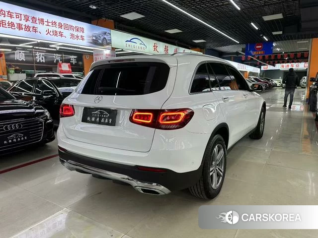 Mercedes-Benz GLC 2021 Белый из Китая, фото 3