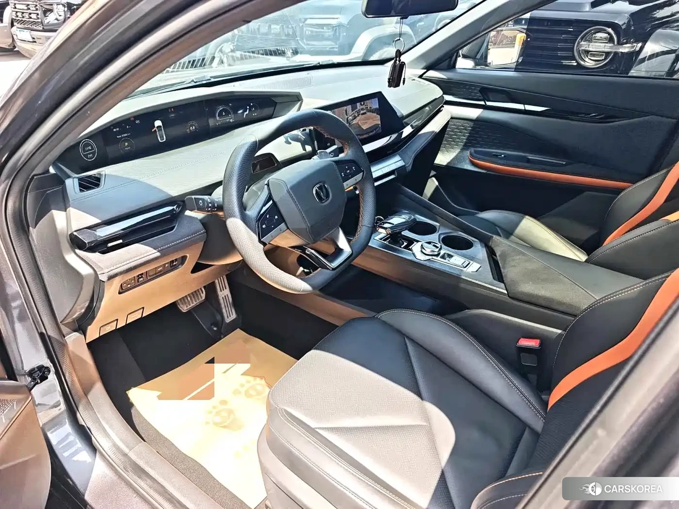 Chang'an Changan UNI-V 2022 Silver/gray из Китая, фото 3