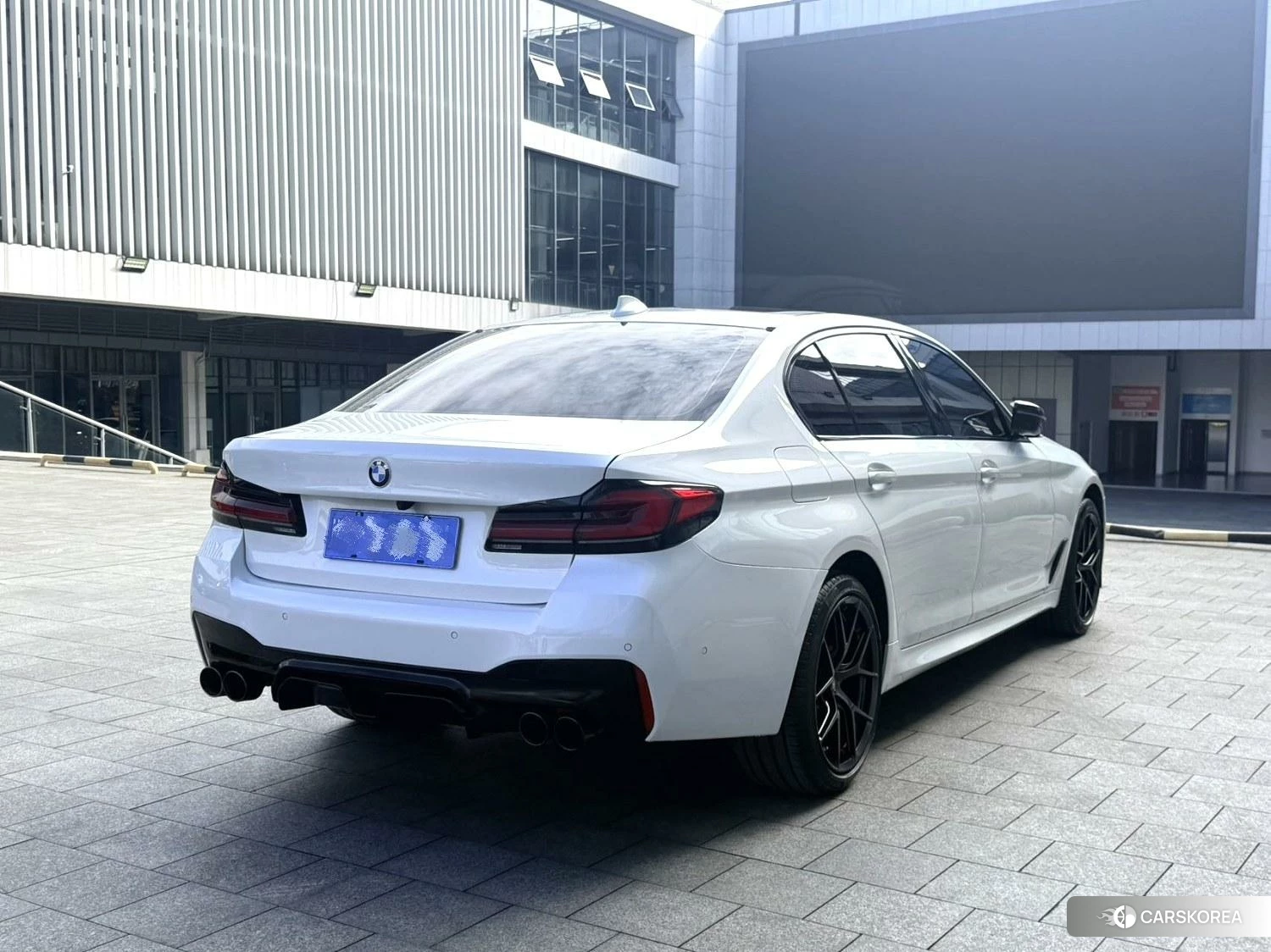 BMW 5 series 2021 Белый из Китая, фото 3