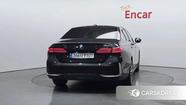 BMW 5 Series (G60) id 4456083 из Кореи 23