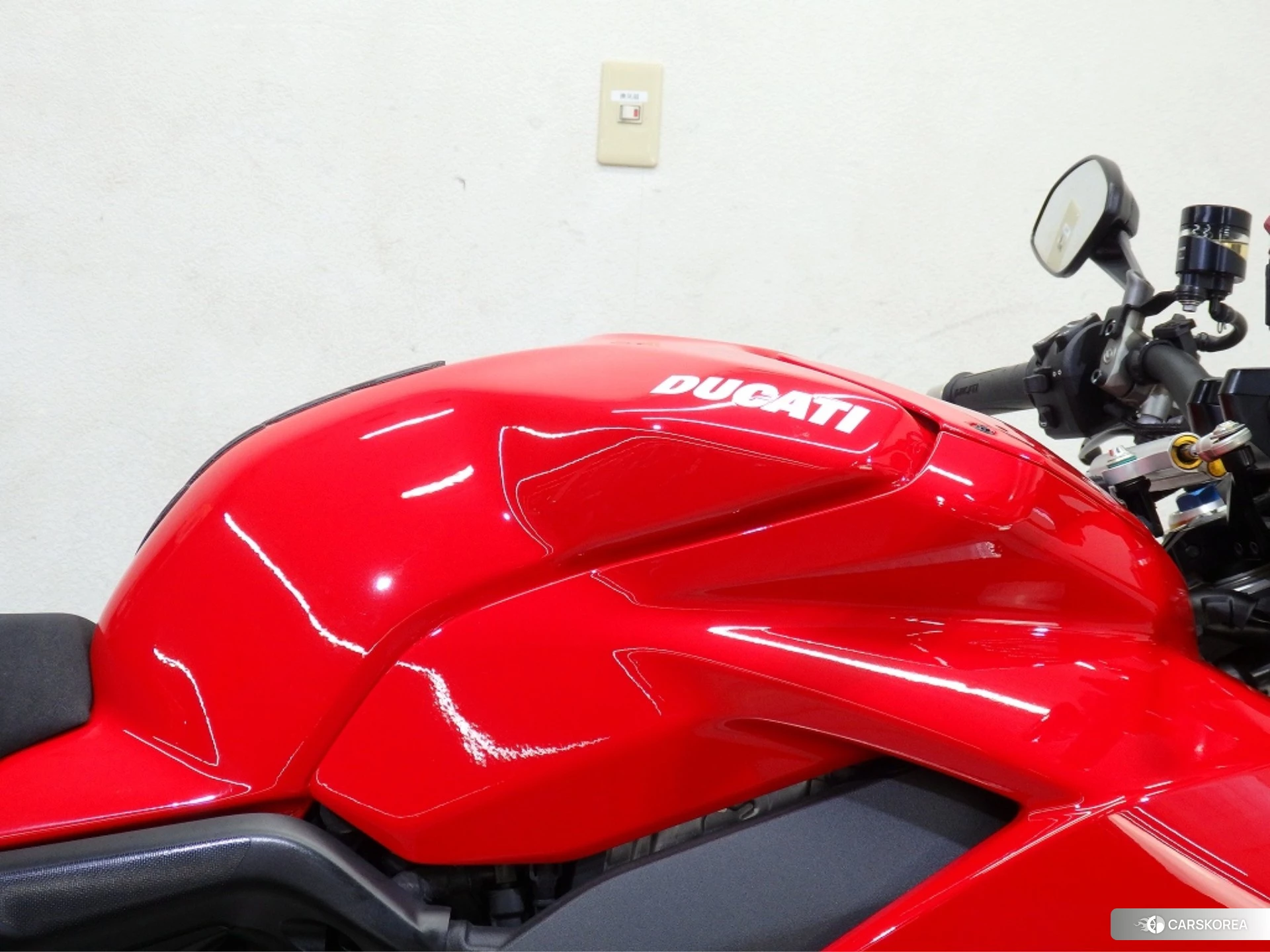 Ducati STREETFIGHTER V4 S id 4374400 из Японии 23