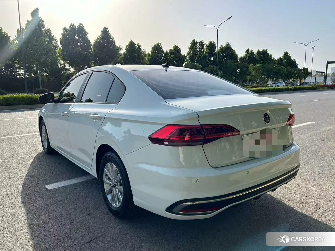 Volkswagen Bora 2022 Белый из Китая, фото 5