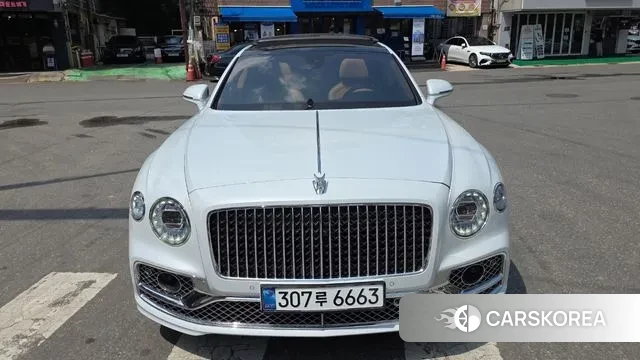 Bentley Flying Spur 3rd Generation 2021 Белый из Кореи, фото 5