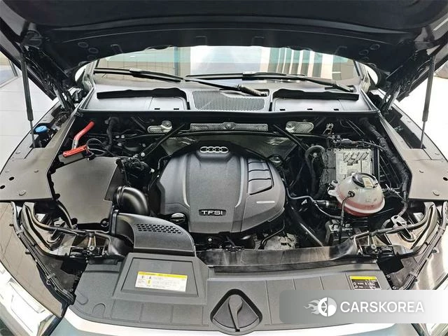 Audi Q5L id 3913693 из Китая 7