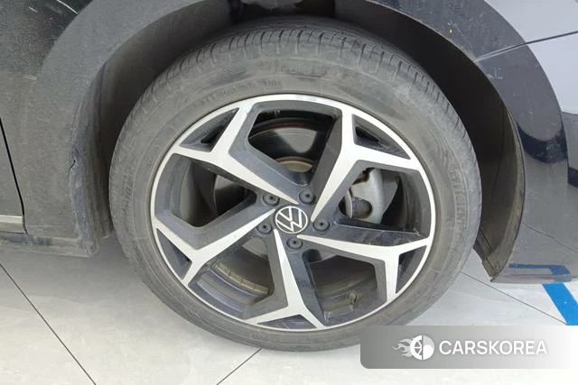 Volkswagen Passat id 4216932 из Китая 10