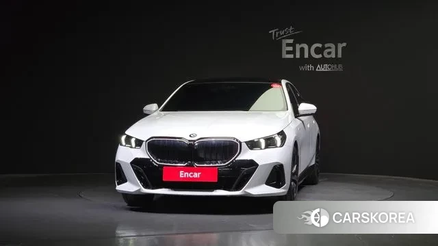 BMW 5 Series (G60) id 3080117 из Кореи 13